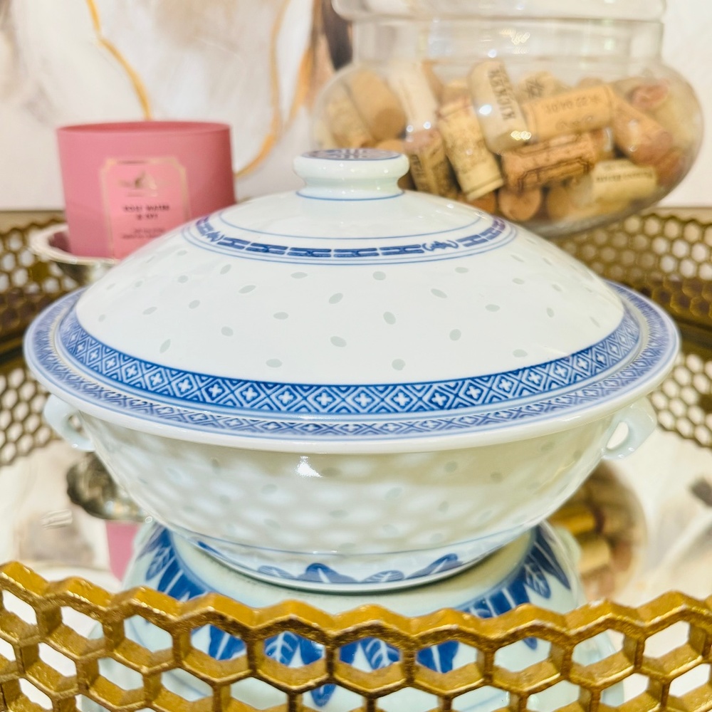 VTG Large Rice Eyes Blue White Chinese Tureen Casserole Bowl Dish With Lid EUC - Picture 1 of 6